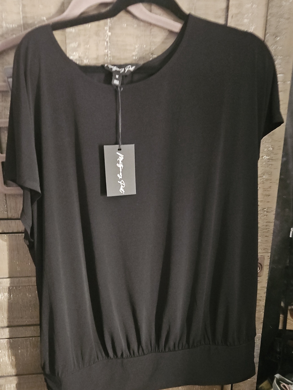 Am Black Short Sleeve Relaxed Top with Elastic Hem